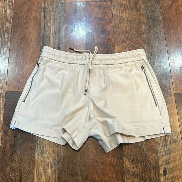 Athleta shorts 4 (5520) - Picture 1 of 5